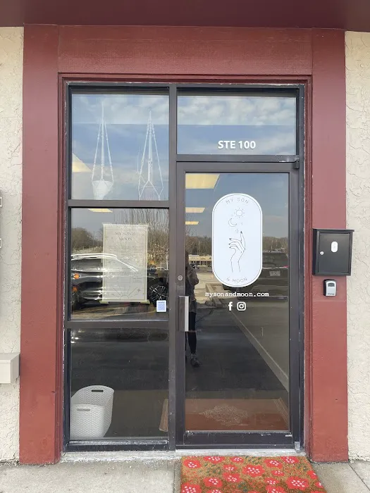 My Son and Moon Studio Picture 6