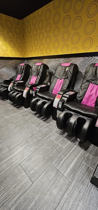 Planet Fitness Picture 7