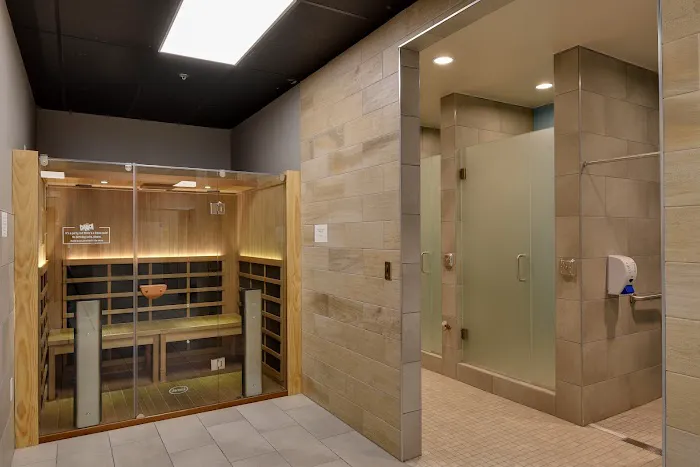 Crunch Fitness - Village District Picture 9