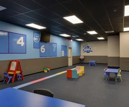 Crunch Fitness - Village District