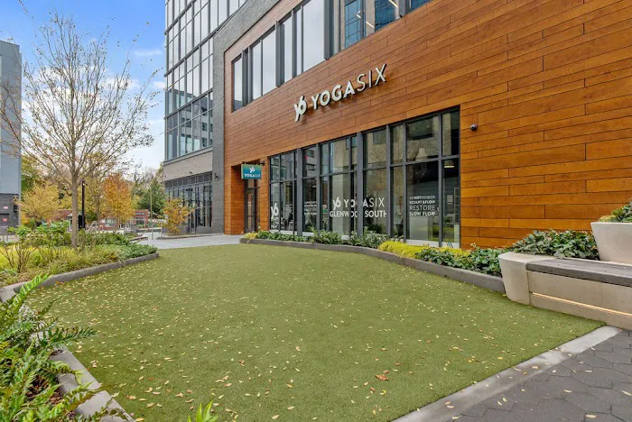 YogaSix Glenwood South Picture 5