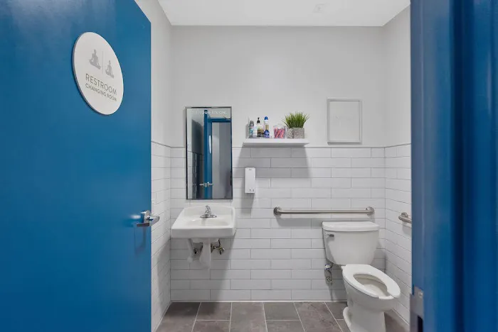 YogaSix Glenwood South Picture 8