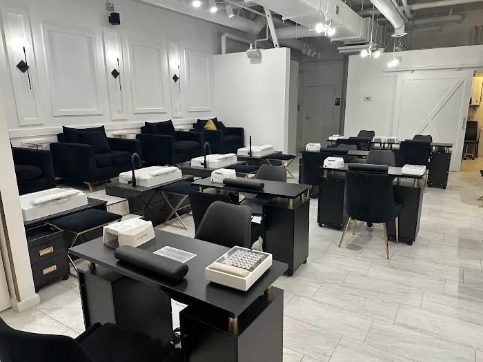 HOTWORX - Raleigh, NC - Downtown Picture 10