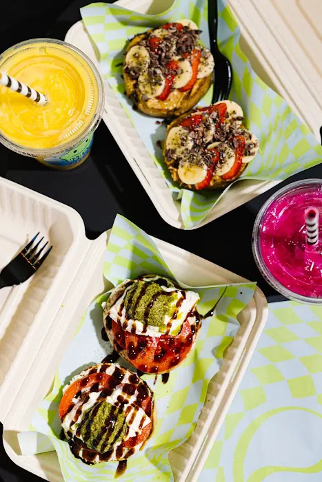 Dose Yoga and Smoothie Bar Picture 3