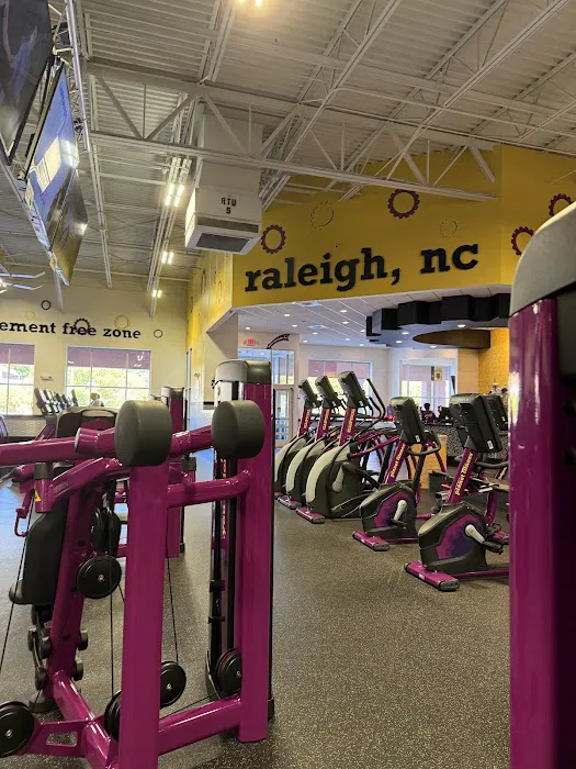 Planet Fitness Picture 10