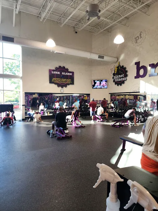 Planet Fitness Picture 8