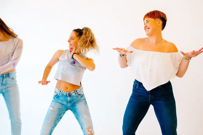 YoBa Studio (QC) - Yoga, Barre, Strength & Cardio Picture 3