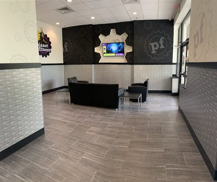 Planet Fitness Picture 8