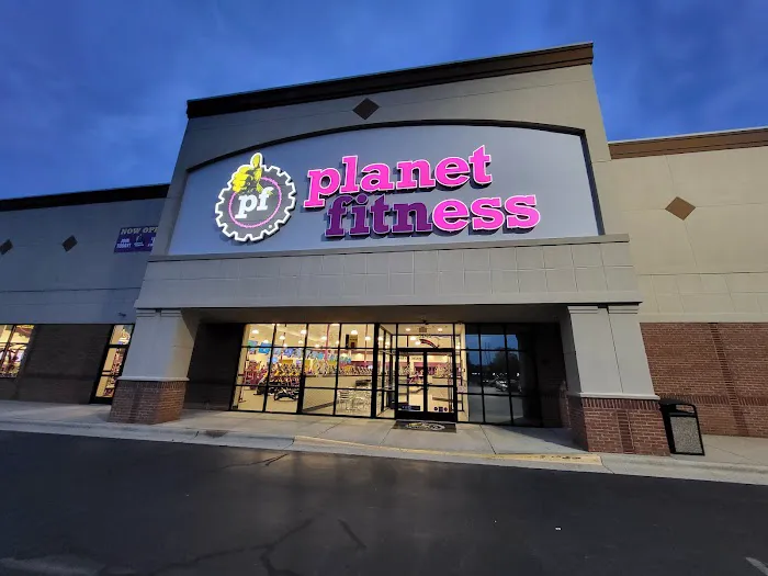 Planet Fitness Picture 9