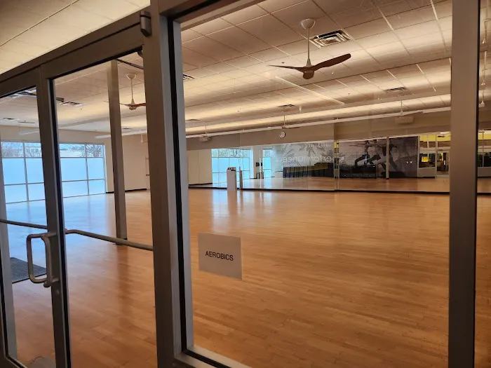 LA Fitness Picture 9