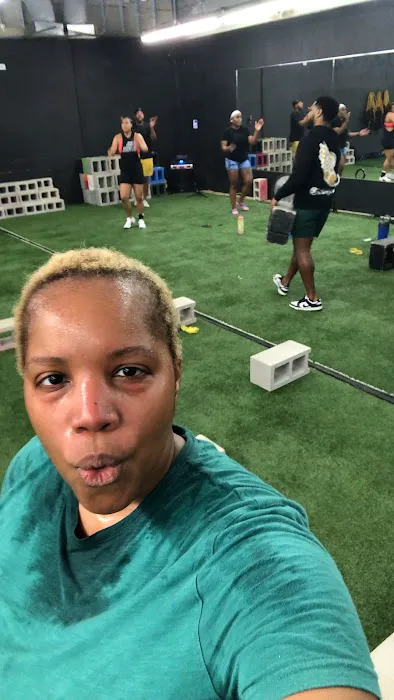 Club Cardio and Fitness Bar Picture 2