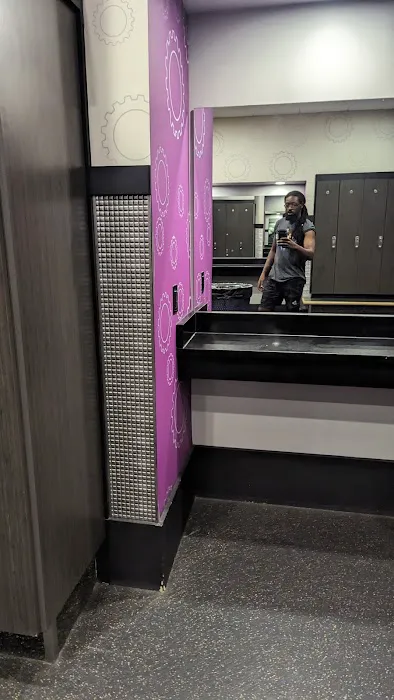 Planet Fitness Picture 8