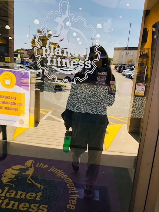 Planet Fitness Picture 4