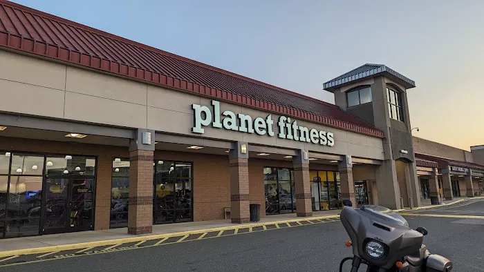 Planet Fitness Picture 7
