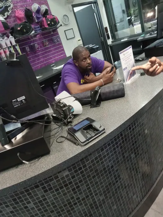 Planet Fitness Picture 10