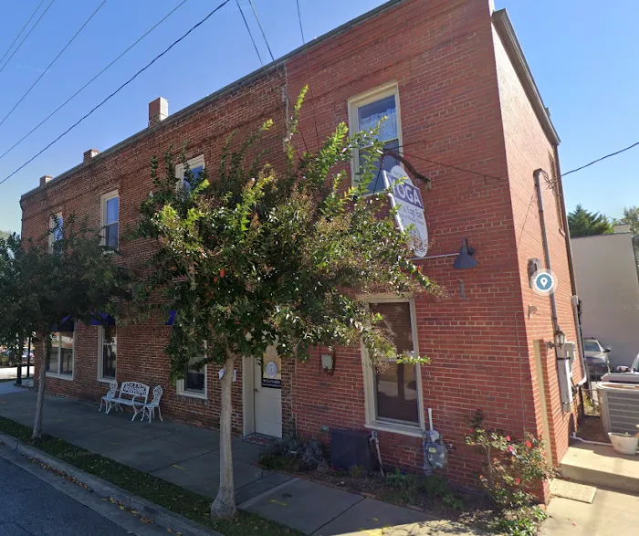 Purna Yoga East Picture 3