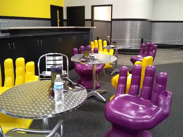 Planet Fitness Picture 7