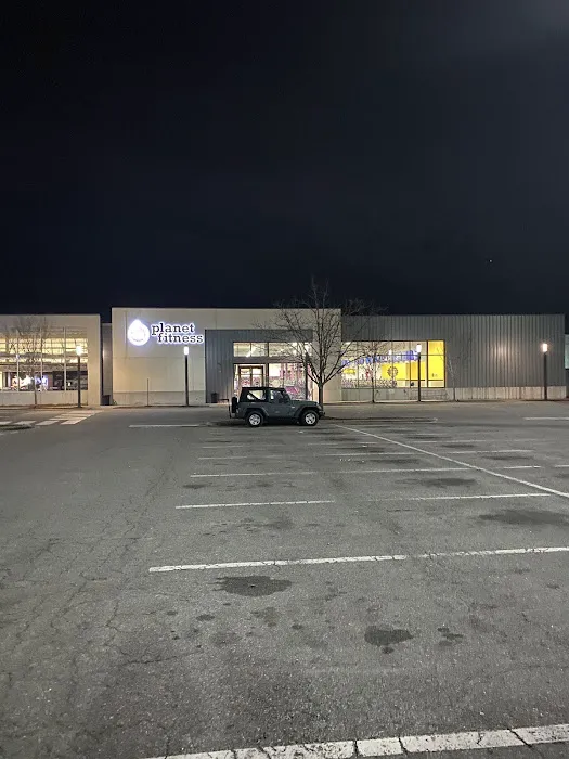 Planet Fitness Picture 6