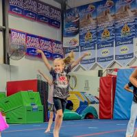 Young's Gym-Kids In Motion! ico