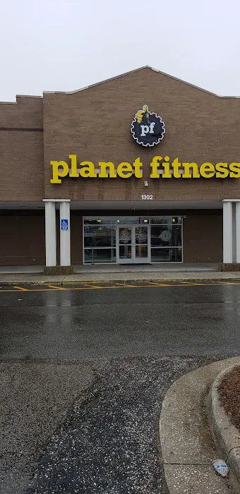 Planet Fitness Picture 6