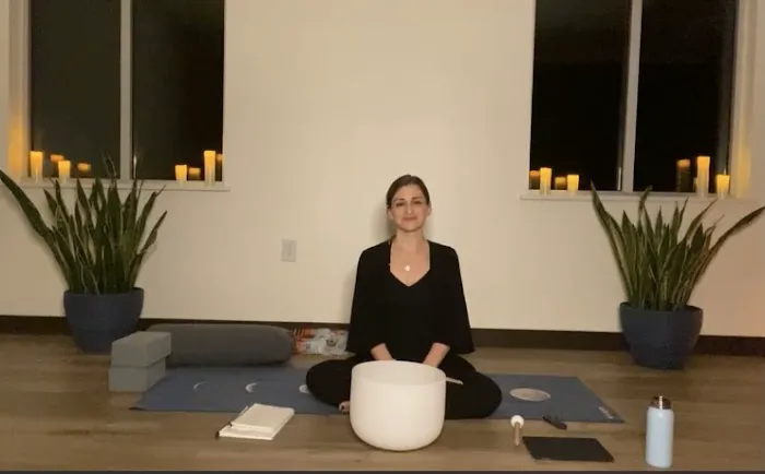 Piper Moon Yoga Picture 3