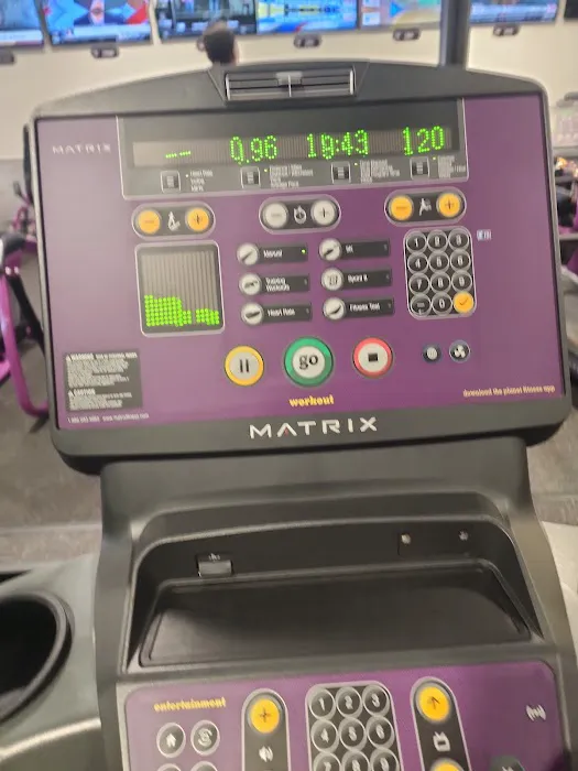 Planet Fitness Picture 6
