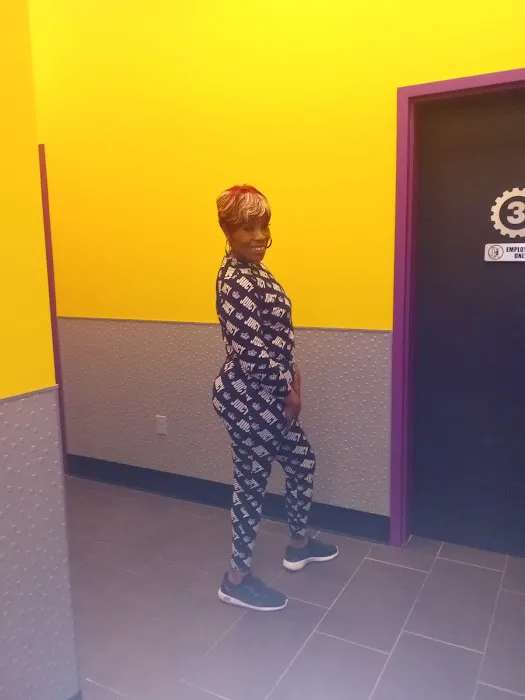 Planet Fitness Picture 8