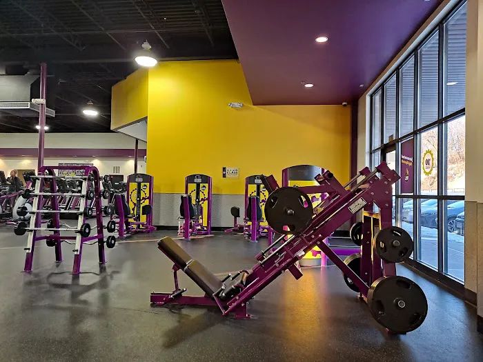 Planet Fitness Picture 10