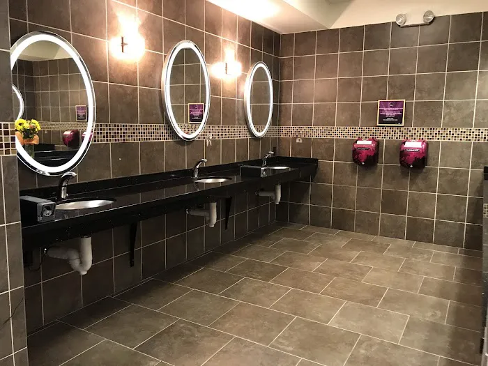 Planet Fitness Picture 6
