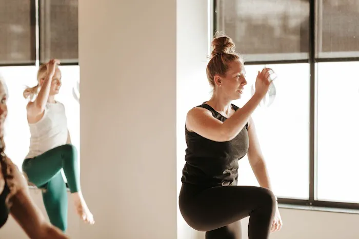 Power Life Yoga Barre Fitness - Aksarben Picture 3