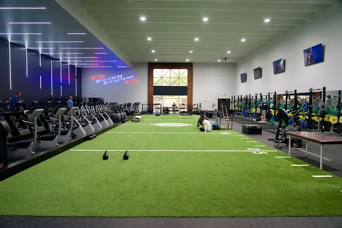 Genesis Health Clubs - 132nd & Center Picture 4