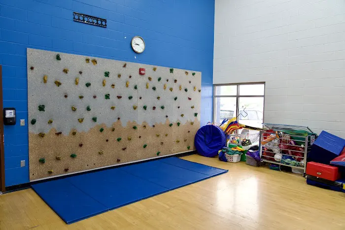 Genesis Health Clubs - 132nd & Center Picture 6