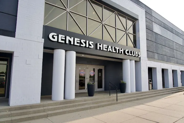 Genesis Health Clubs - 132nd & Center Picture 2