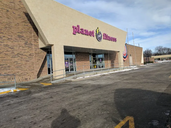 Planet Fitness Picture 2