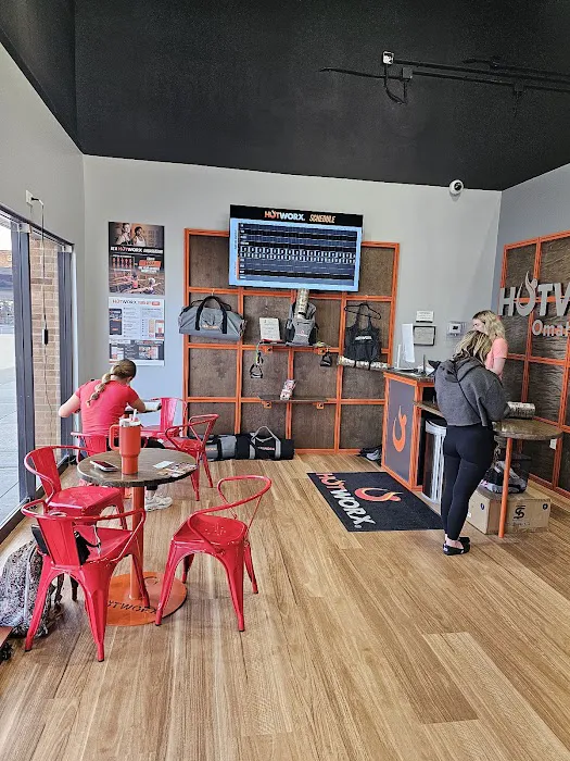HOTWORX - Omaha, NE - 144th & Center Picture 9