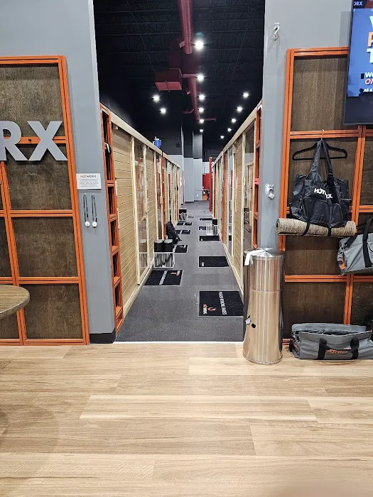 HOTWORX - Omaha, NE - 144th & Center Picture 8