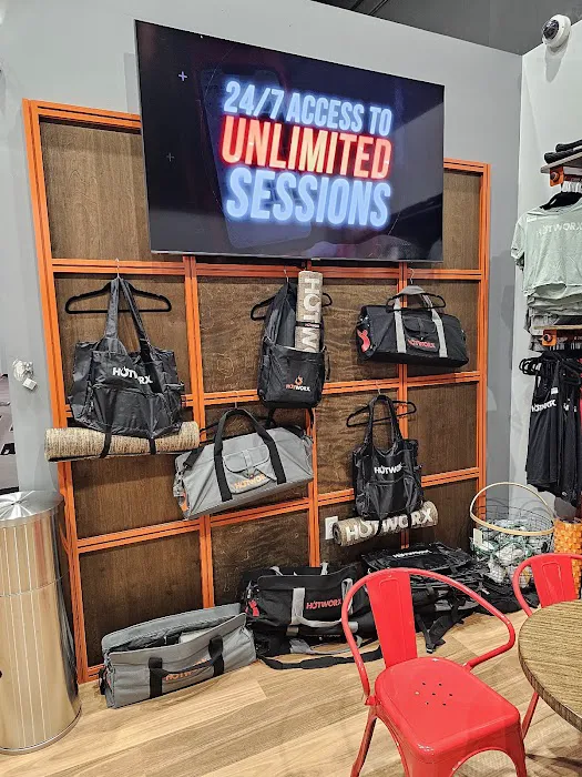 HOTWORX - Omaha, NE - 144th & Center Picture 3