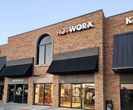 HOTWORX - Omaha, NE - 144th & Center