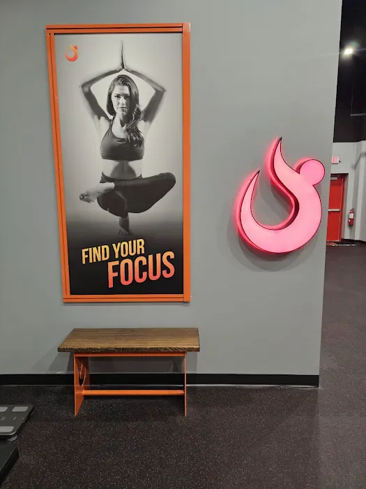 HOTWORX - Omaha, NE - 144th & Center Picture 6