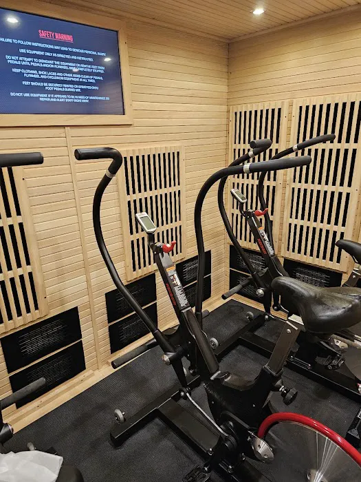 HOTWORX - Omaha, NE - 144th & Center Picture 2