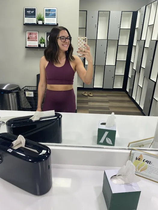 Power Life Yoga Barre Fitness - Village Pointe Picture 3