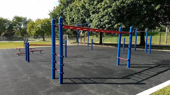 Outdoor Gym (Bodyweight Fitness) Picture 1