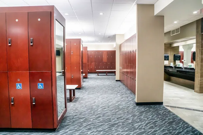 Genesis Health Clubs - 84th & Q Street Picture 8