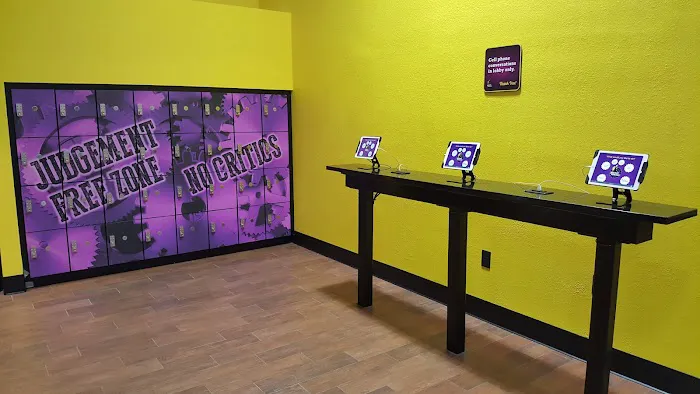 Planet Fitness Picture 9