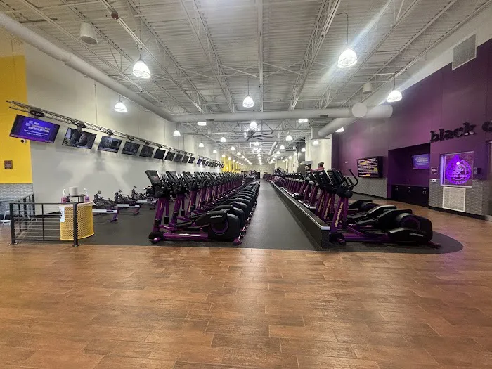 Planet Fitness Picture 6