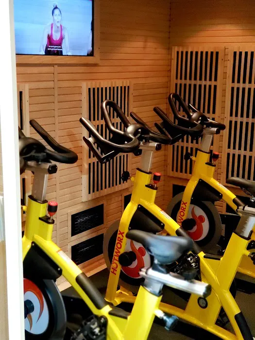 HOTWORX - Omaha, NE - West Omaha Picture 8