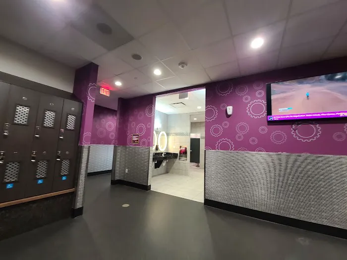 Planet Fitness Picture 10
