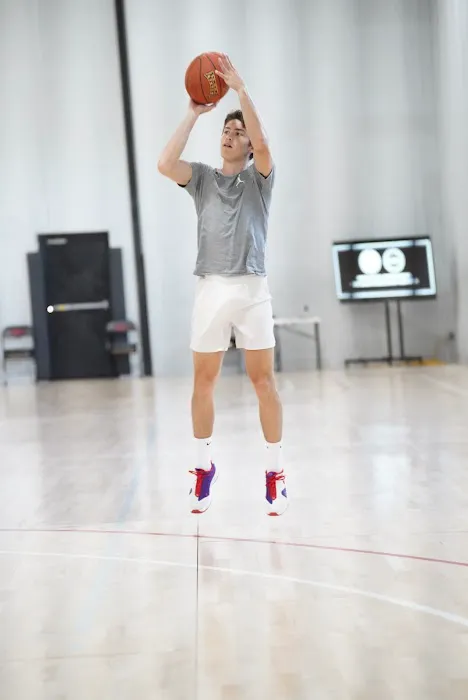 Going Vertical Basketball Academy Picture 3