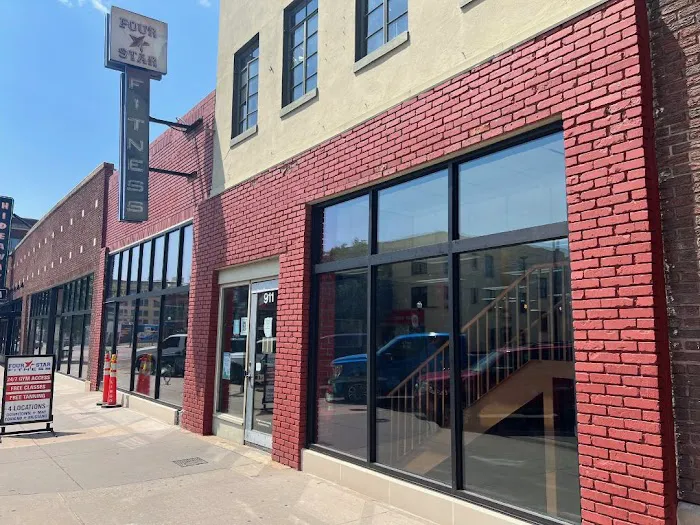 Four Star Fitness - Downtown Picture 4