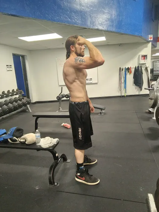 The Weight Room 24 Picture 4